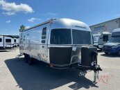 New 2025 Airstream Flying Cloud