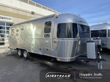 New 2025 Airstream Flying Cloud