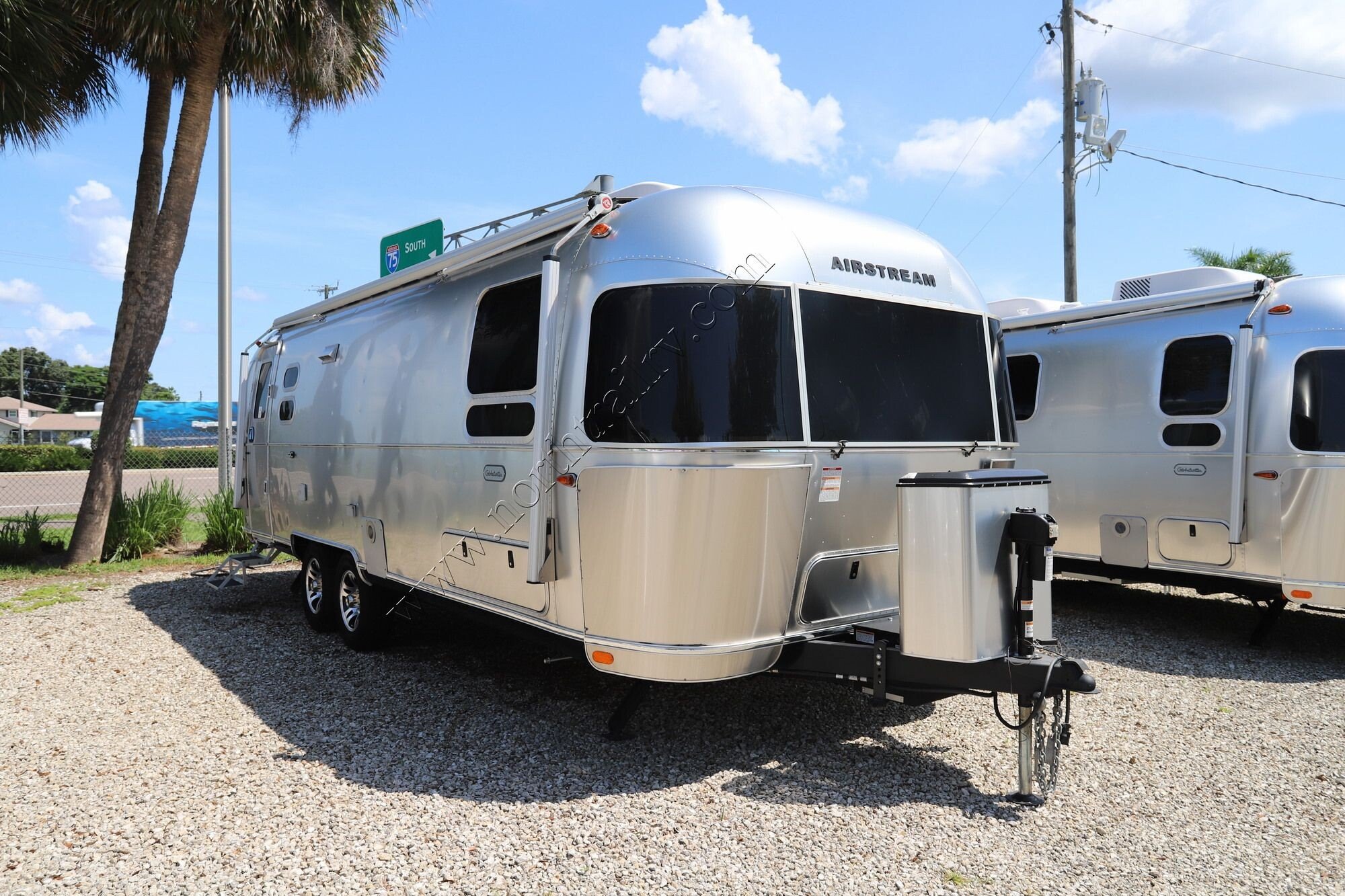 2025 Airstream Globetrotter