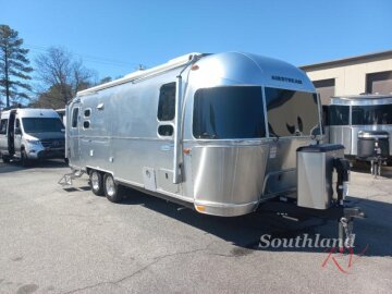 New 2025 Airstream Globetrotter