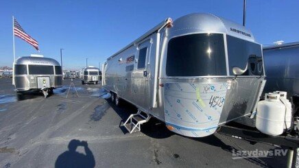 Photo 1 for New 2025 Airstream International