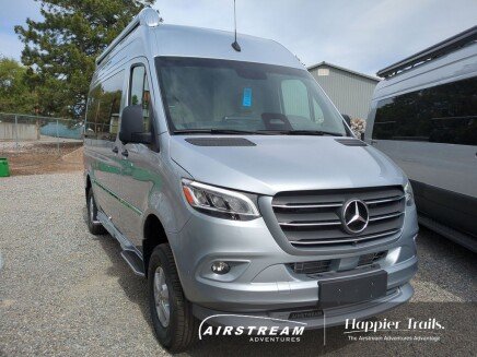Photo 1 for New 2025 Airstream Interstate