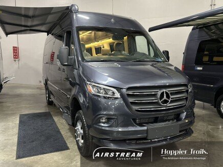 Photo 1 for New 2025 Airstream Interstate
