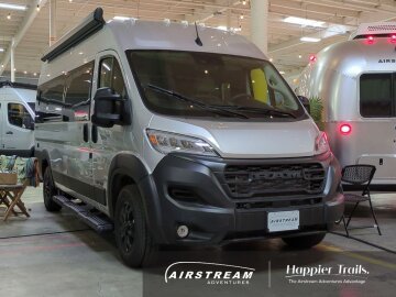 New 2025 Airstream Rangeline
