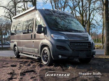 New 2025 Airstream Rangeline