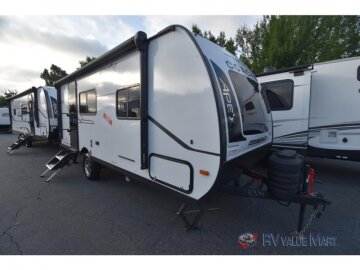 New 2025 Coachmen Apex