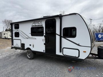 New 2025 Coachmen Apex 194BHS