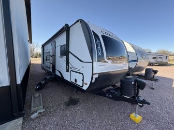 New 2025 Coachmen Apex