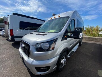 New 2025 Coachmen Beyond