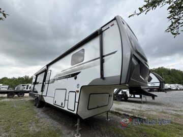 New 2025 Coachmen Brookstone