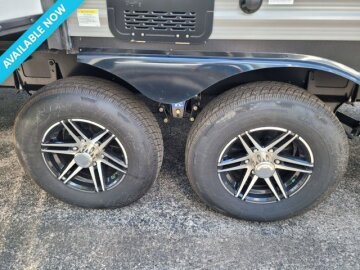 New 2025 Coachmen Brookstone