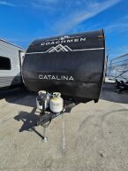 Thumbnail Photo 2 for New 2025 Coachmen Catalina 231MKS
