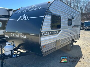 New 2025 Coachmen Catalina