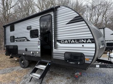 New 2025 Coachmen Catalina 184BHS