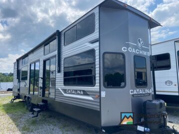 New 2025 Coachmen Catalina
