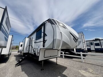 New 2025 Coachmen Chaparral
