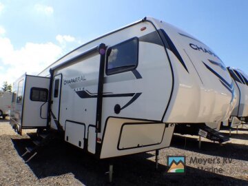 New 2025 Coachmen Chaparral Lite