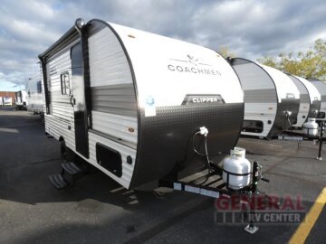 New 2025 Coachmen Clipper