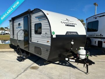 New 2025 Coachmen Clipper