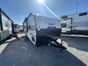 New 2025 Coachmen Clipper