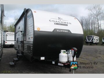 New 2025 Coachmen Clipper