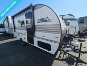 New 2025 Coachmen Clipper