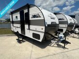 New 2025 Coachmen Clipper