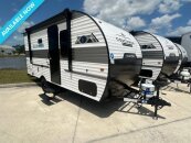 New 2025 Coachmen Clipper