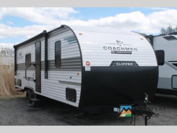 New 2025 Coachmen Clipper