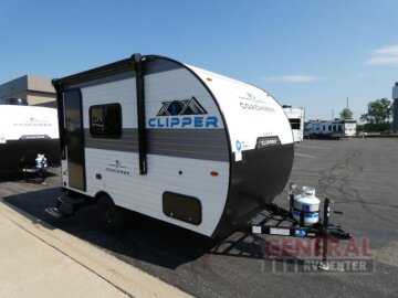 New 2025 Coachmen Clipper