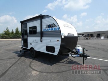 New 2025 Coachmen Clipper