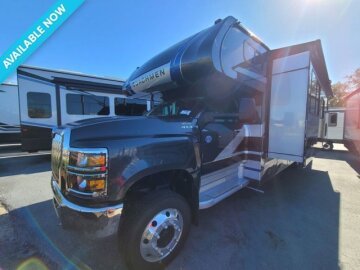 New 2025 Coachmen Entourage 340BH