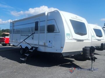 New 2025 Coachmen Freedom Express 259FKDS
