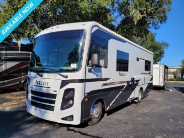 New 2025 Coachmen Pursuit