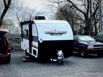 New 2025 Coachmen Viking