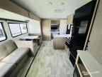 Thumbnail Photo 4 for New 2025 Dutchmen Kodiak
