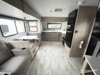 Thumbnail Photo 4 for New 2025 Dutchmen Kodiak