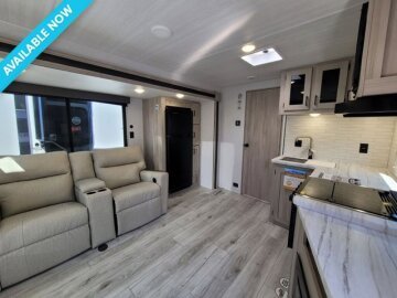 New 2025 East to West Della Terra 251RD
