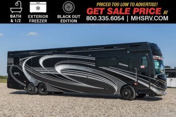 New 2025 Fleetwood Discovery 44S
