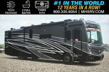 New 2025 Fleetwood Discovery 38N