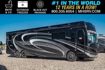 New 2025 Fleetwood Discovery 44S