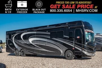 New 2025 Fleetwood Discovery 44S