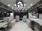 Thumbnail Photo 4 for New 2025 Fleetwood Discovery 38W