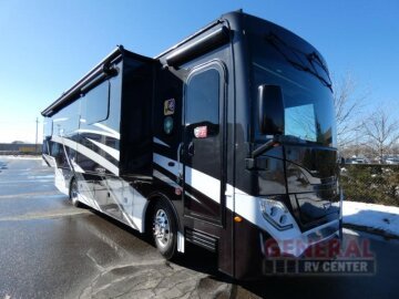 New 2025 Fleetwood Frontier