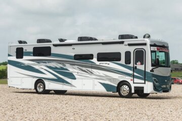 New 2025 Fleetwood Frontier