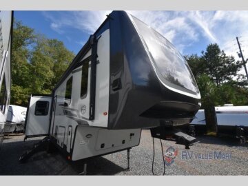 New 2025 Forest River Flagstaff