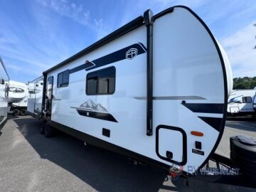 New 2025 Forest River Grand Surveyor