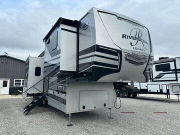 New 2025 Forest River Riverstone