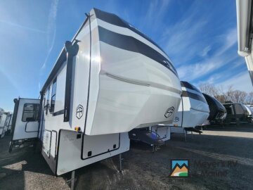 New 2025 Forest River Sierra