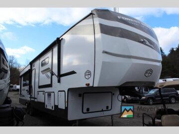 New 2025 Forest River Sierra